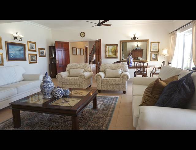 4 BEDROOM HOUSE FOR SALE IN SHEFFIELD BEACH